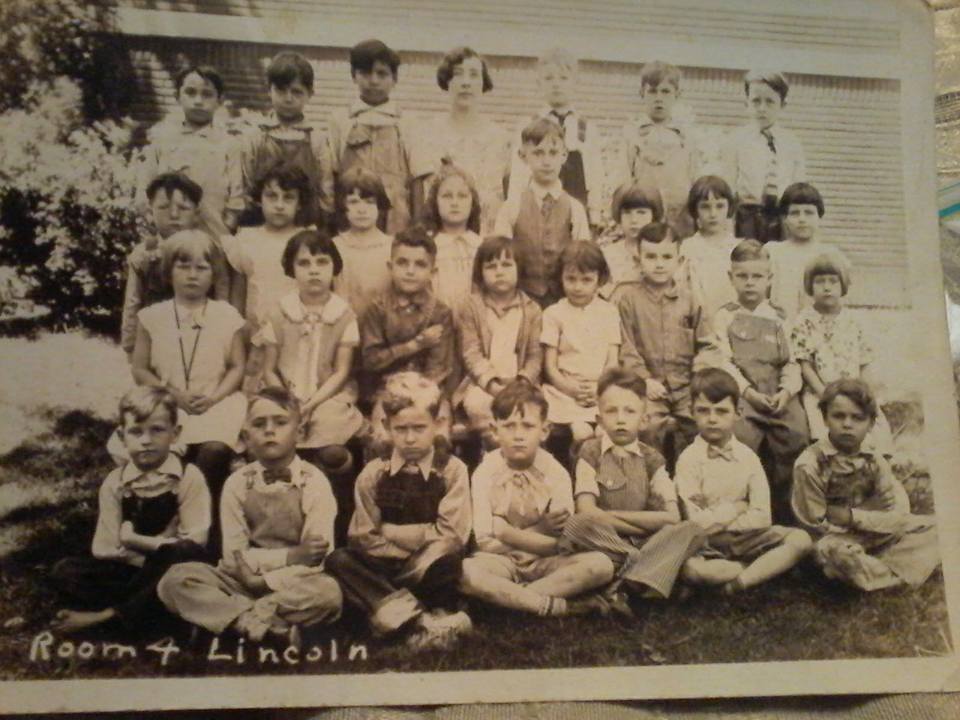 #110 Lincoln School 1931 Kindegarten Parsons, Ks