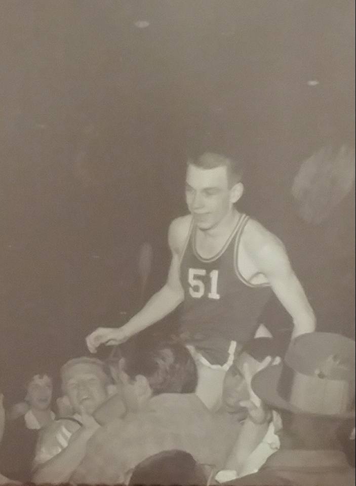 #14 LEONARD KELLY FROM PARSONS H. S. MADE THE WINNING BASKET 1960 PARSONS JR. COLLEGE NATIONAL CHAMPIONS