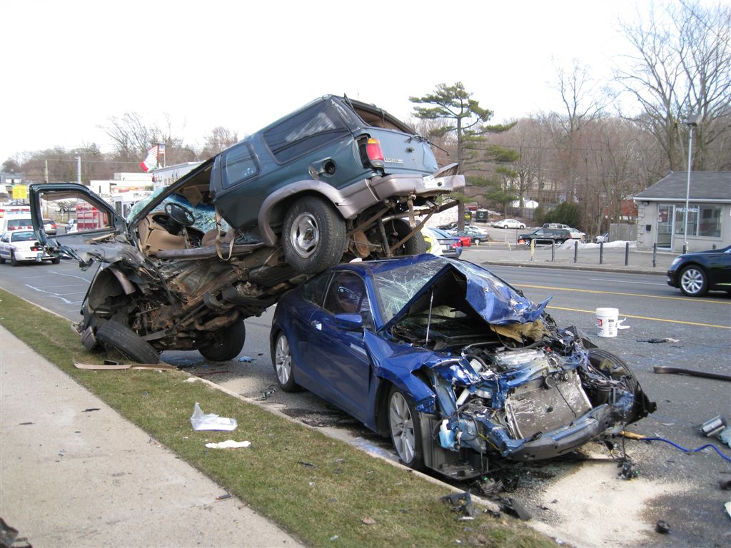 #219 CAR CRASHES